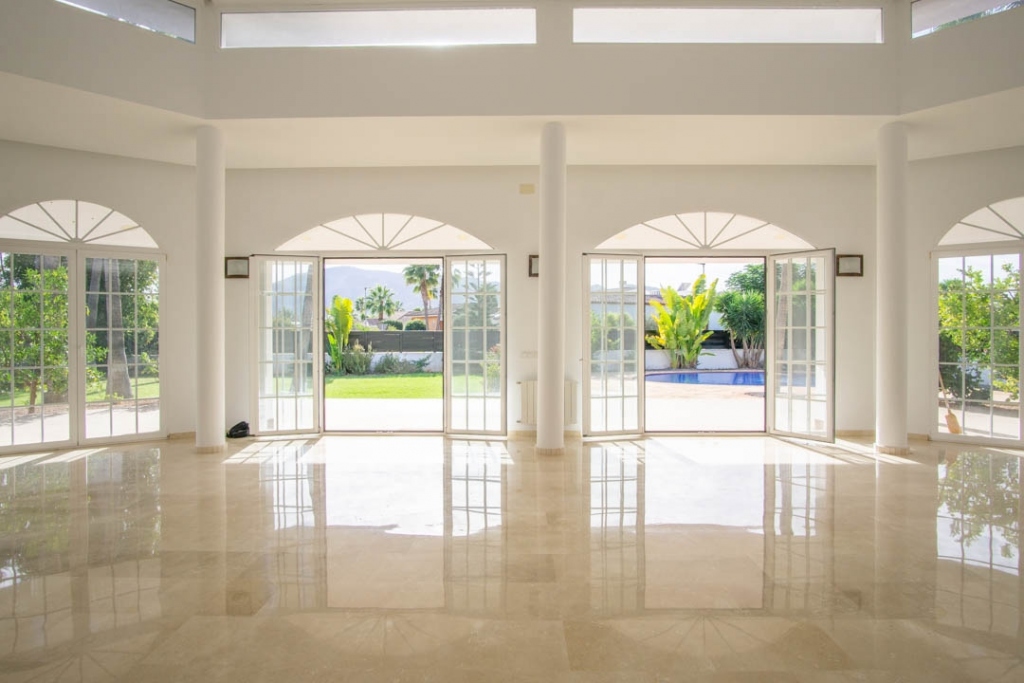 5 bed villa in Alfaz del Pi