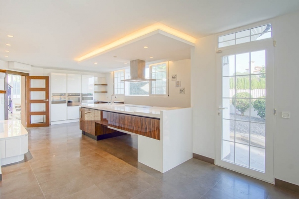 5 bed villa in Alfaz del Pi