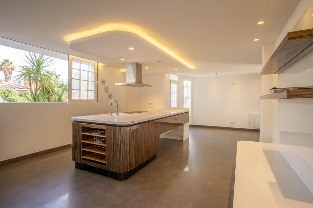 5 bed villa in Alfaz del Pi