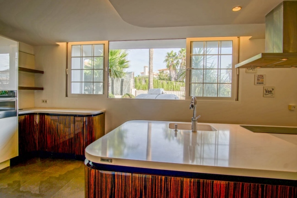 5 bed villa in Alfaz del Pi