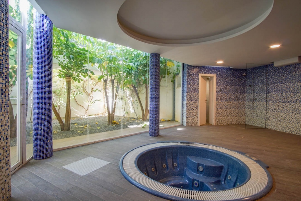 5 bed villa in Alfaz del Pi