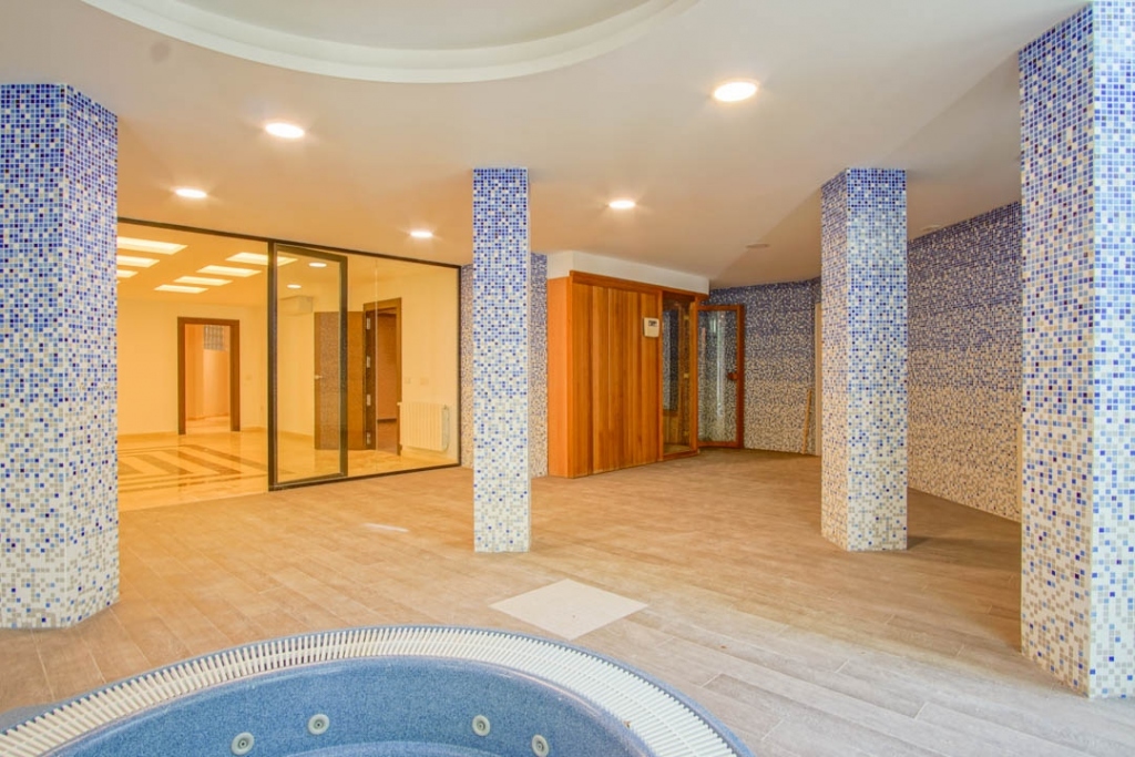 5 bed villa in Alfaz del Pi