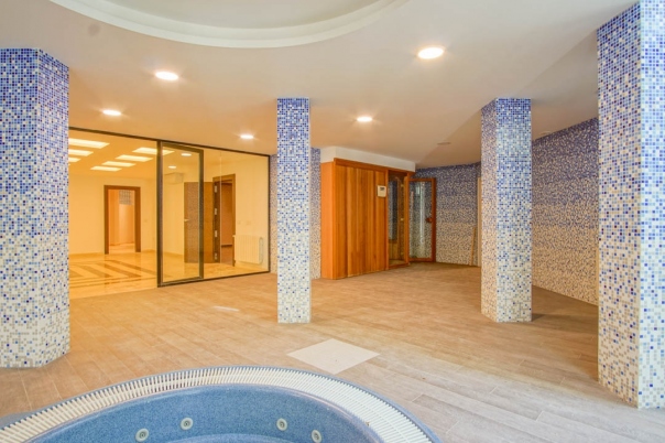 5 bed villa in Alfaz del Pi