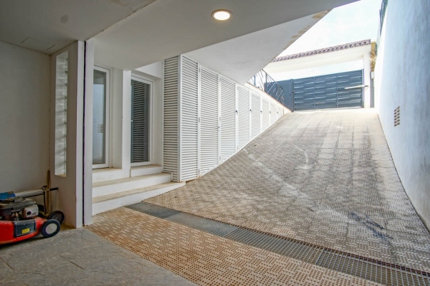 5 bed villa in Alfaz del Pi