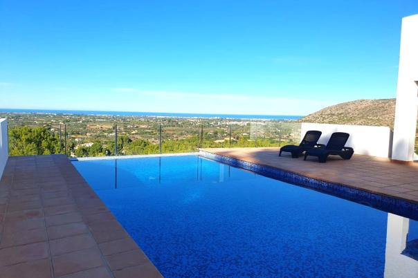 3 bed villa in Denia