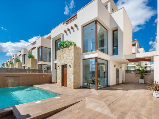 5 bed villa in Los Montesinos