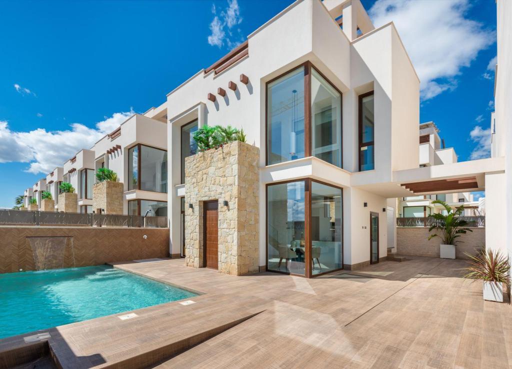 5 bed villa in Los Montesinos