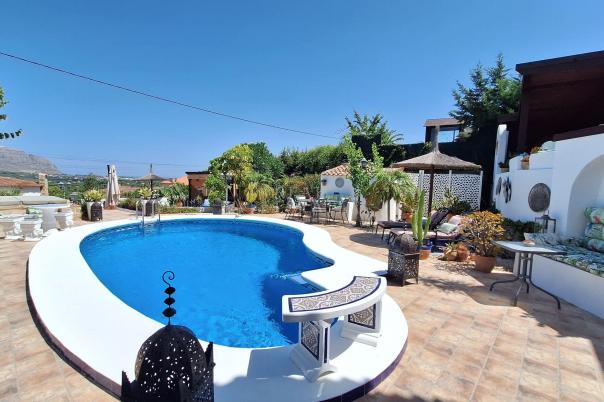 4 bed villa in Benidoleig