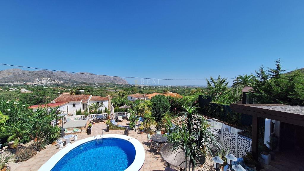4 bed villa in Benidoleig