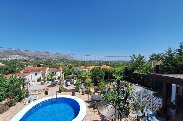 4 bed villa in Benidoleig