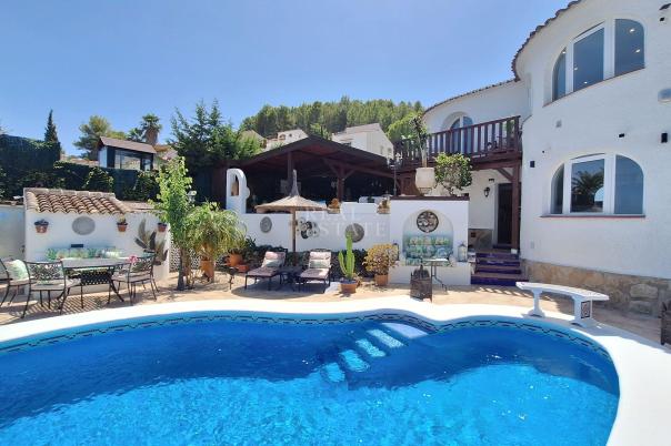4 bed villa in Benidoleig