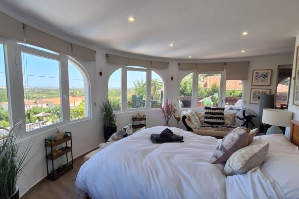 4 bed villa in Benidoleig