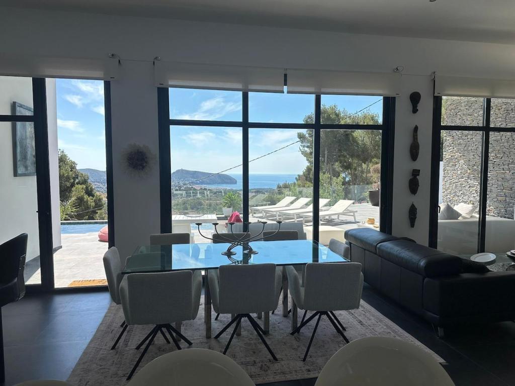 4 bed villas in Moraira