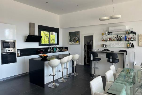 4 bed villas in Moraira