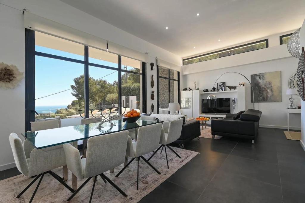 4 bed villas in Moraira