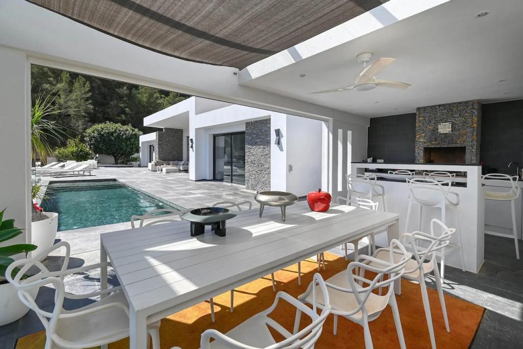 4 bed villas in Moraira
