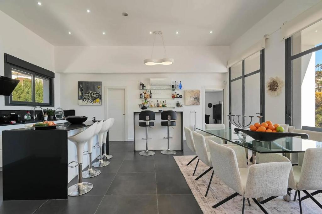 4 bed villas in Moraira
