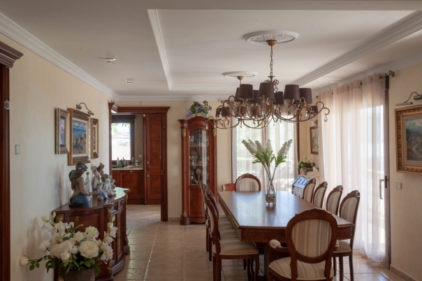 5 bed villa in Calp