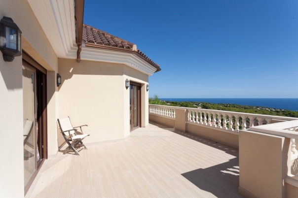 5 bed villa in Calp