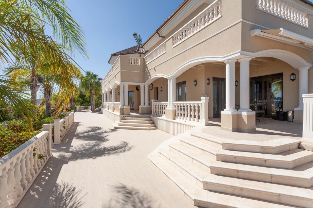 5 bed villa in Calp