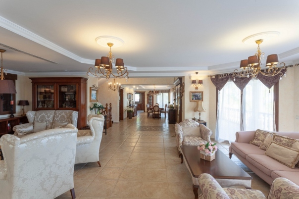 5 bed villa in Calp