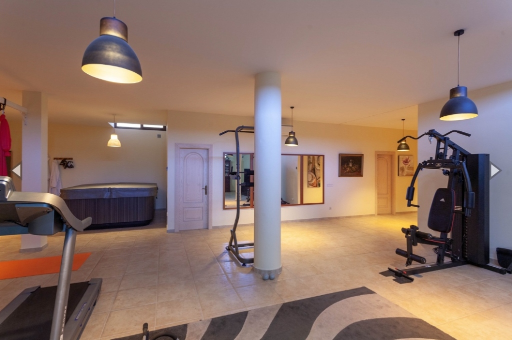 5 bed villa in Calp