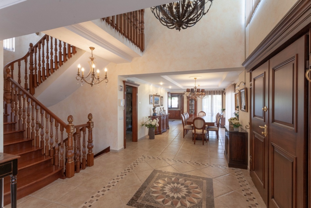 5 bed villa in Calp
