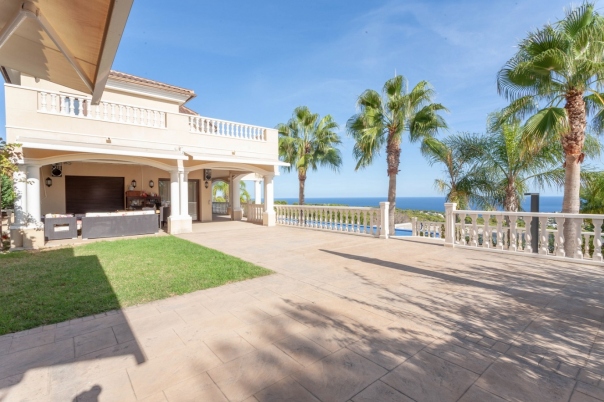 5 bed villa in Calp