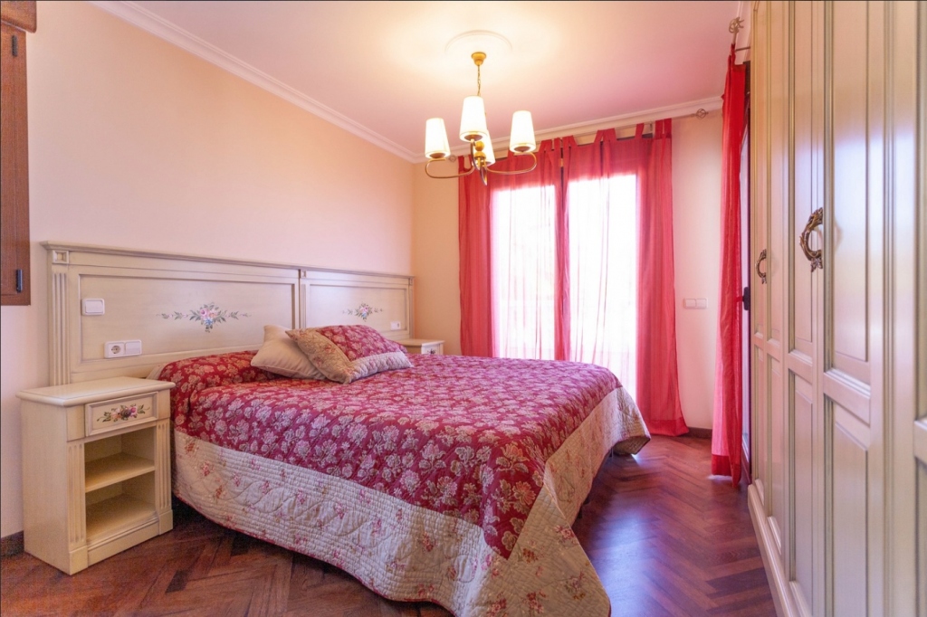 5 bed villa in Calp