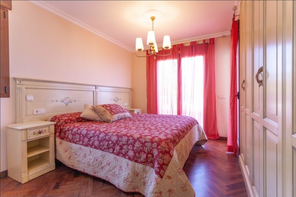 5 bed villa in Calp