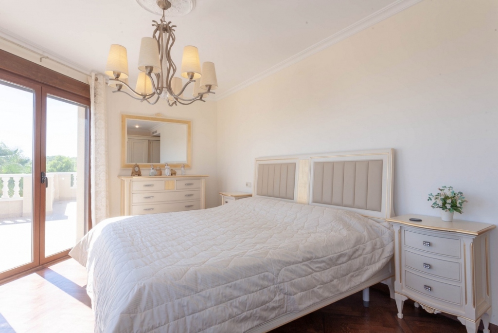 5 bed villa in Calp