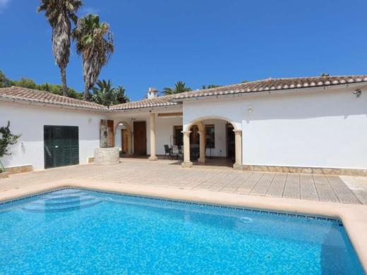 5 bed villas in Denia