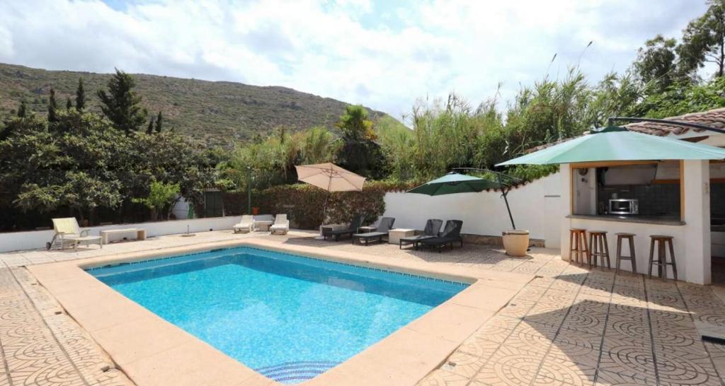 5 bed villas in Denia