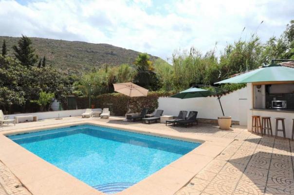 5 bed villas in Denia