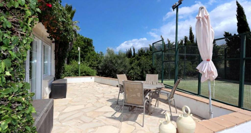 5 bed villas in Denia