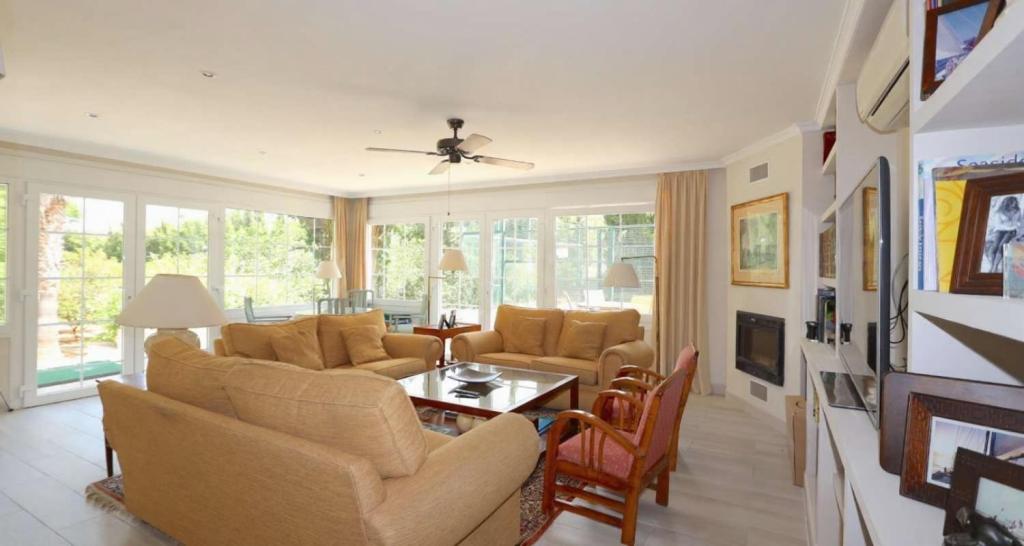 5 bed villas in Denia