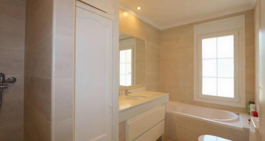 5 bed villas in Denia