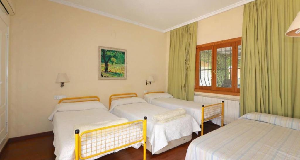 5 bed villas in Denia