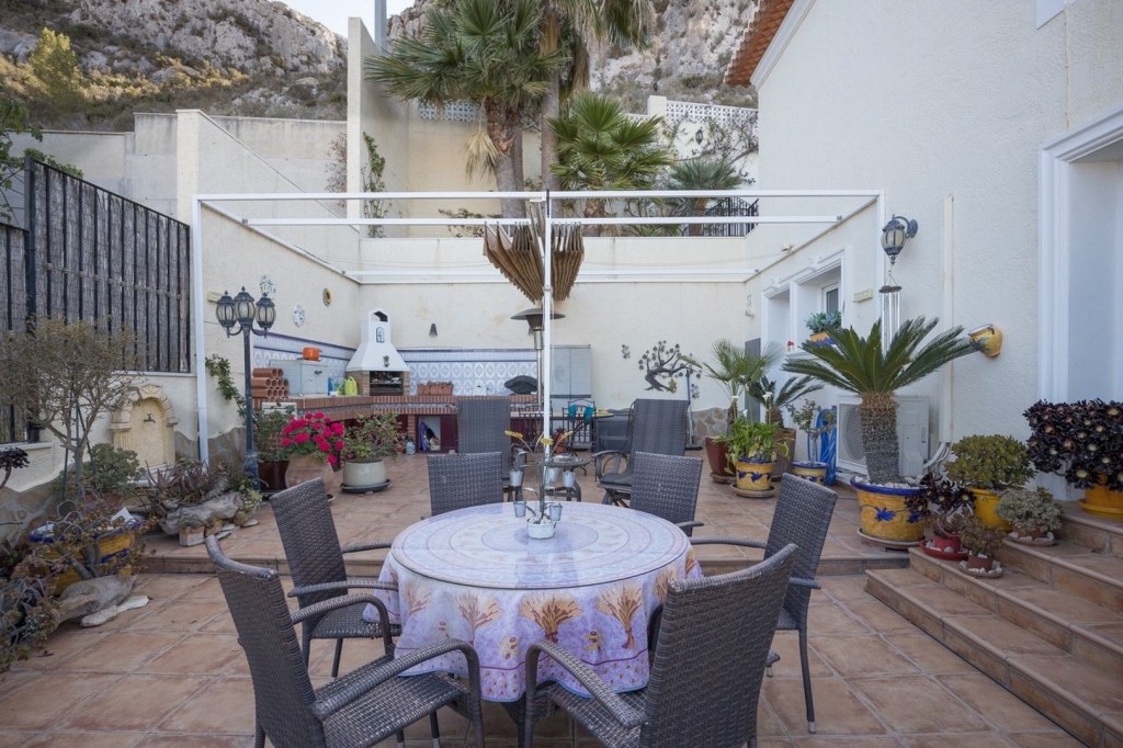 4 bed casa / chalet in Calpe