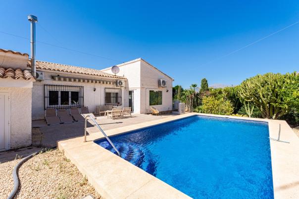 3 bed villa in Albir
