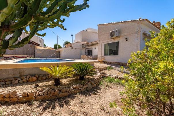 3 bed villa in Albir
