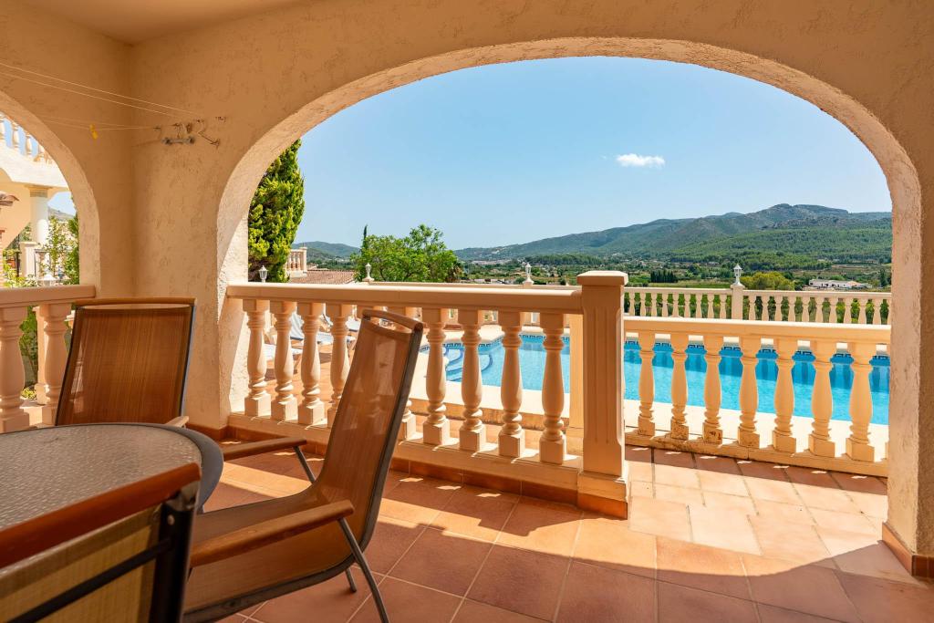 5 bed villa in Jalón