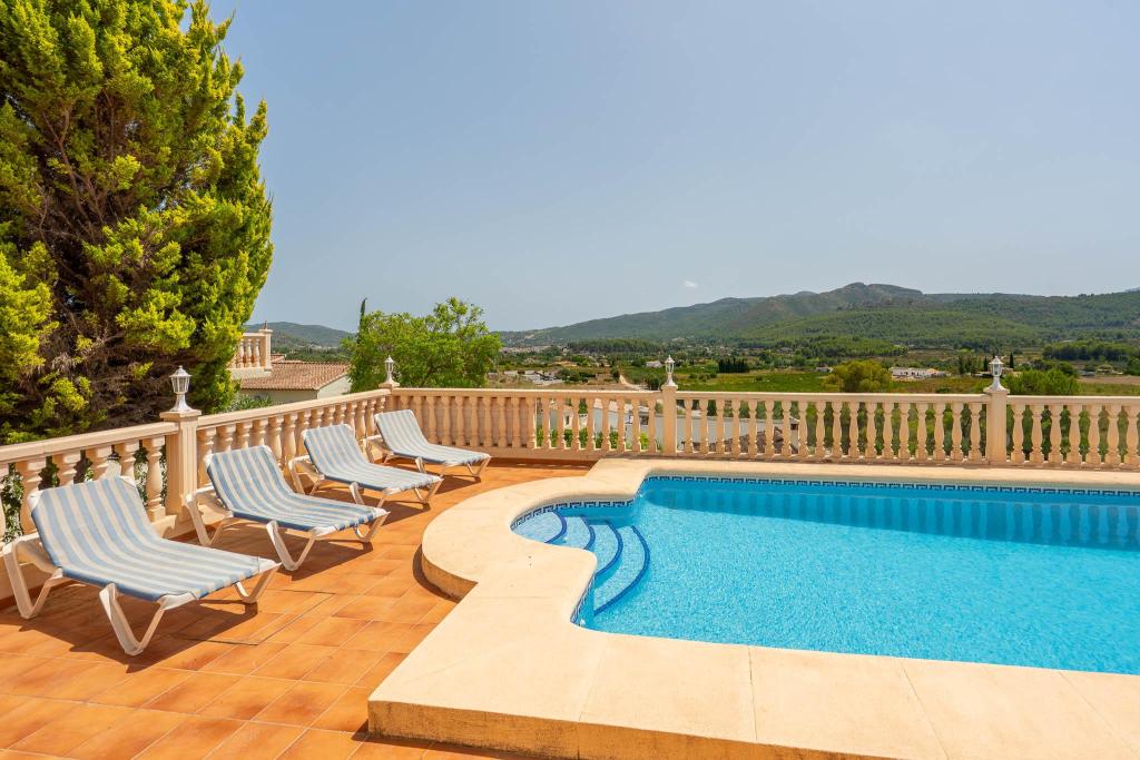 5 bed villa in Jalón