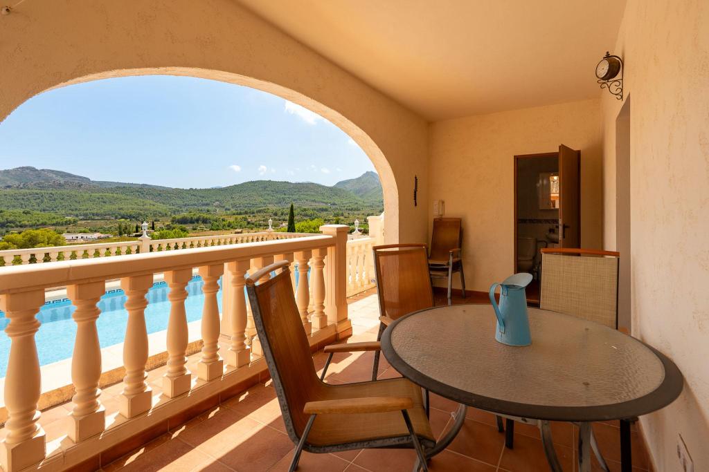 5 bed villa in Jalón
