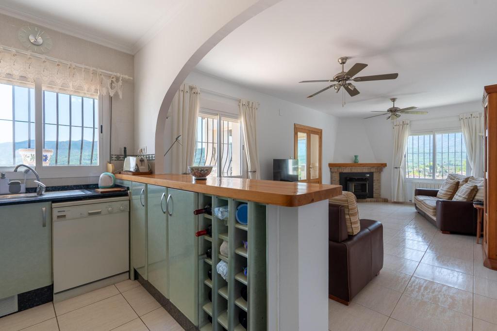 5 bed villa in Jalón