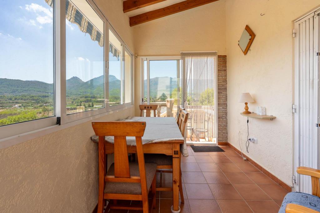 5 bed villa in Jalón