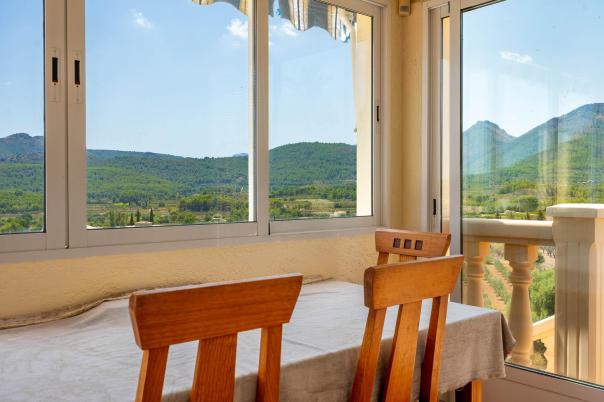 5 bed villa in Jalón