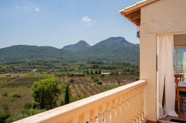 5 bed villa in Jalón