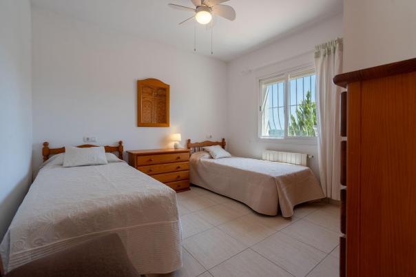 5 bed villa in Jalón