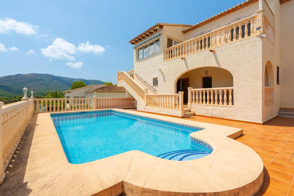 5 bed villa in Jalón